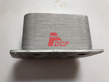 Base de la cubierta del refrigerador del aceite de motor de D6D para las piezas de la máquina del excavador de