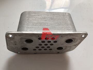 Base de la cubierta del refrigerador del aceite de motor de D6D para las piezas de la máquina del excavador de