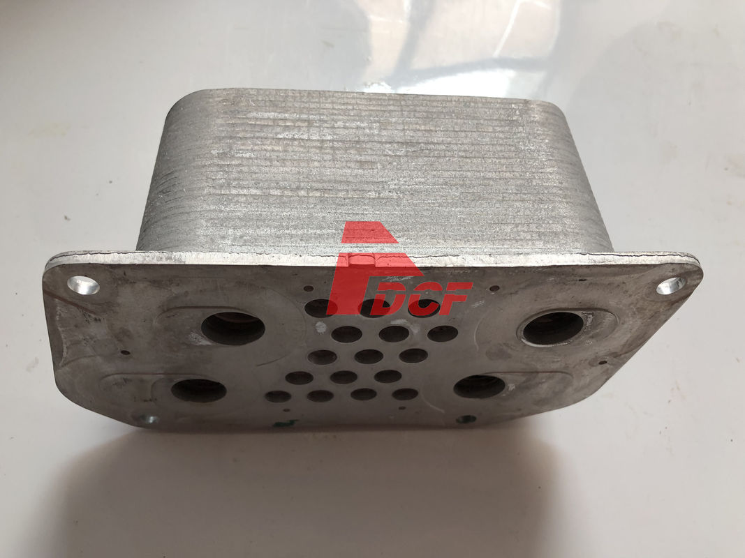 Base de la cubierta del refrigerador del aceite de motor de D6D para las piezas de la máquina del excavador de